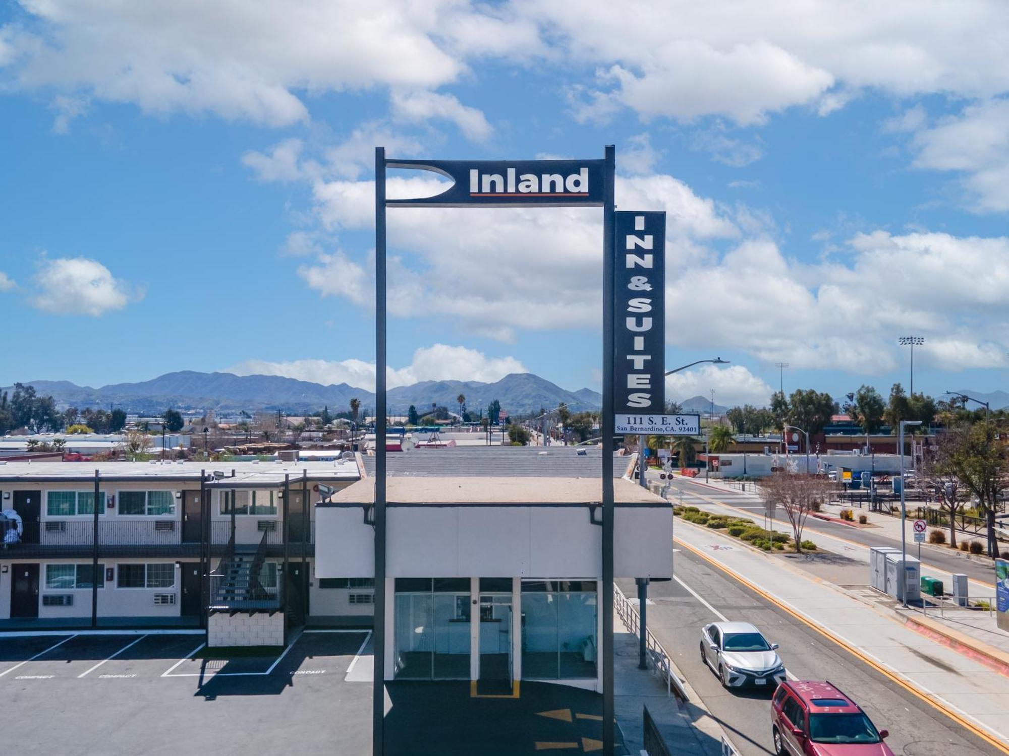 Inland & Motel 2*
